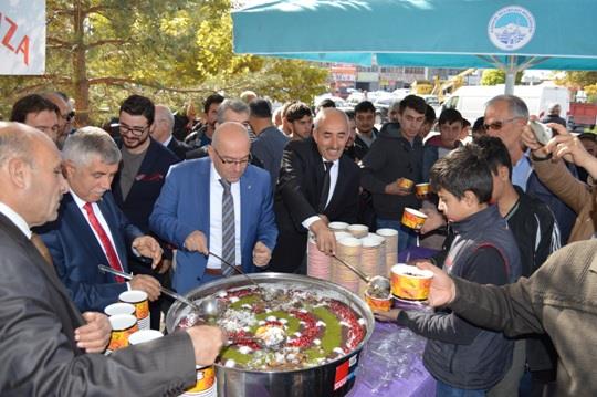  5.GELENEKSEL AŞURE İKRAMIMIZI YAPTIK.