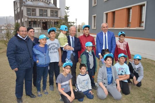 Kocasinan Belediye Başkanımız Sayın Ahmet ÇOLAKBAYRAKDAR Şeker TOKİ'yi ziyaret etti.