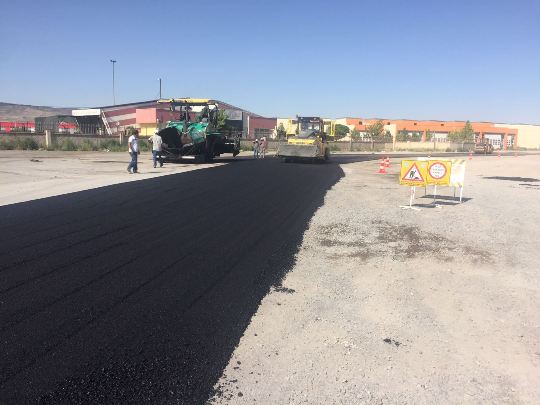 ANBAR SANAYİ İLE OTO SERVİSLERİ SİTEMİZİN BAĞLANTI YOLUNUN ASFALTI DÖKÜLDÜ