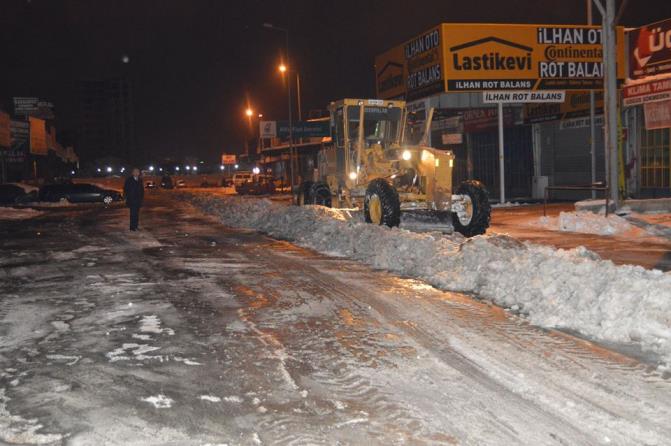 SANAYİ SİTEMİZDE KAR TEMİZLİĞİ HIZLA DEVAM EDİYOR