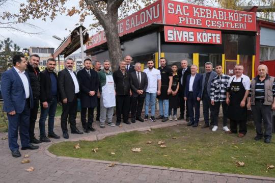  Büyükşehir Belediye Başkanı Sayın Dr. Memduh Büyükkılıç ve AK Parti İl Başkanı Sayın Fatih Üzüm, Başkanımız Şeyhi Odakır’ı ziyaret etti. 