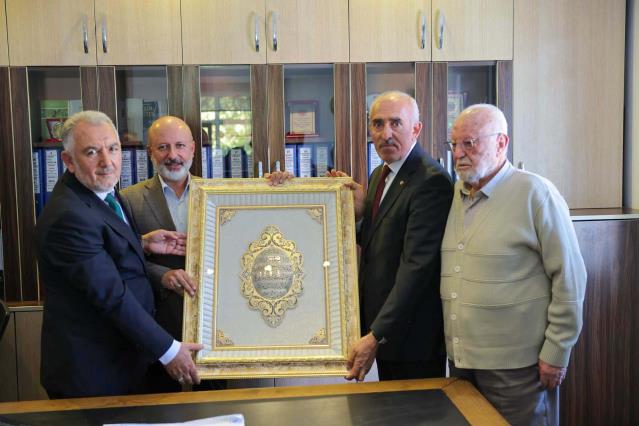 Ahilik Haftası kapsamında Ahi Evran Zaviyesi Esnaf ve Sanatkarlar Müzesi yanında kutlama programı düzenlendi