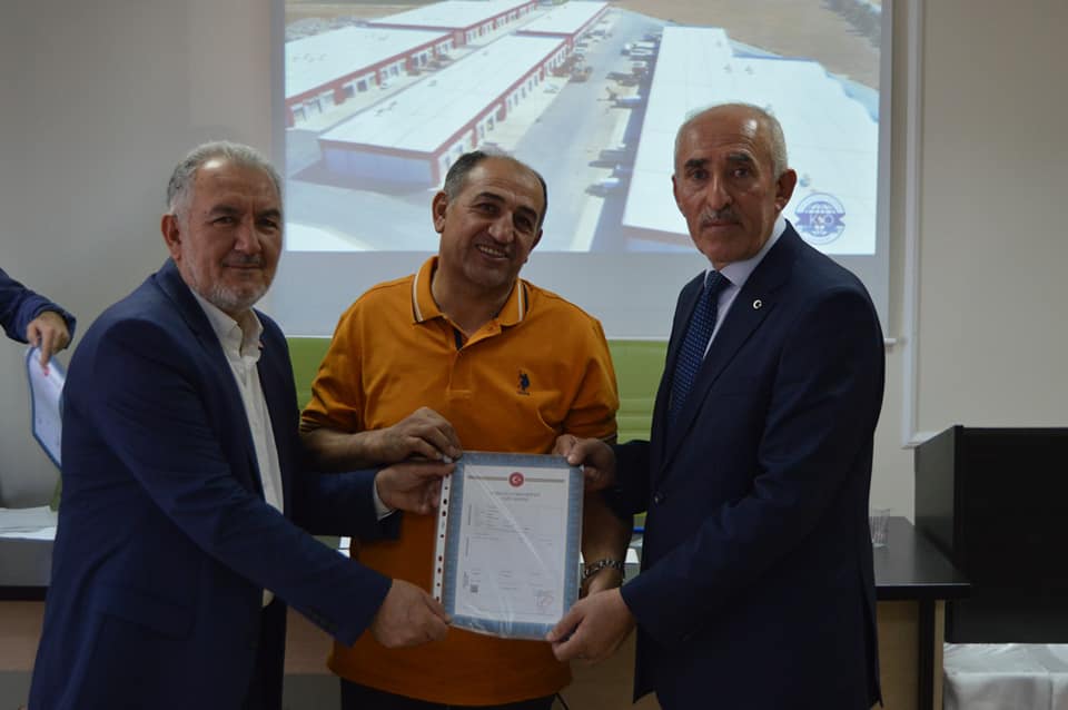 1.Etap Oto Servisleri Sanayi Sitemizin birinci grup üyelerimizin tapularını teslim ettik. 