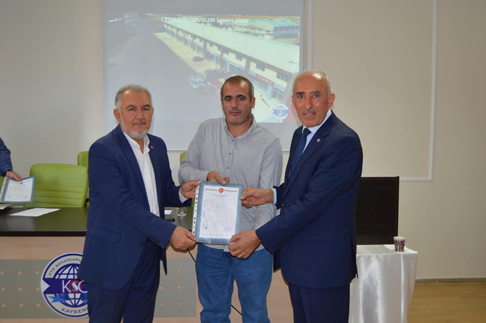 1.Etap Oto Servisleri Sanayi Sitemizin birinci grup üyelerimizin tapularını teslim ettik. 