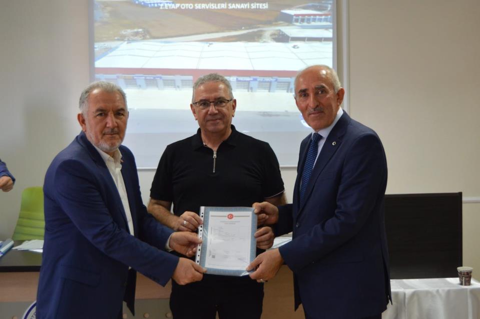 1.Etap Oto Servisleri Sanayi Sitemizin birinci grup üyelerimizin tapularını teslim ettik. 