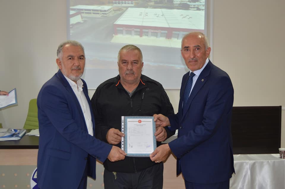1.Etap Oto Servisleri Sanayi Sitemizin birinci grup üyelerimizin tapularını teslim ettik. 
