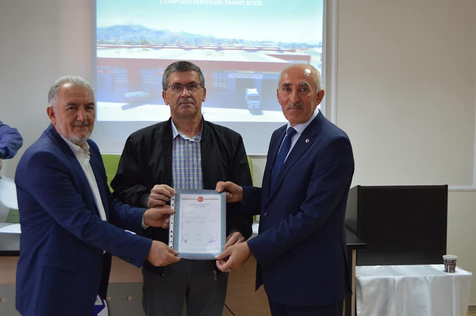 1.Etap Oto Servisleri Sanayi Sitemizin birinci grup üyelerimizin tapularını teslim ettik. 