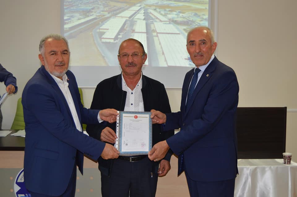 1.Etap Oto Servisleri Sanayi Sitemizin birinci grup üyelerimizin tapularını teslim ettik. 