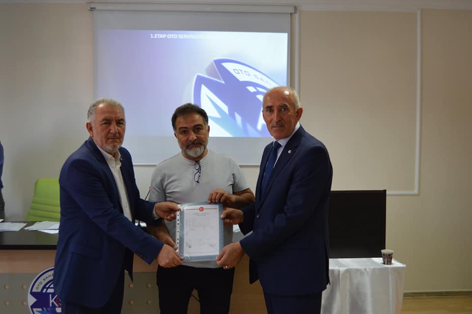 1.Etap Oto Servisleri Sanayi Sitemizin birinci grup üyelerimizin tapularını teslim ettik. 