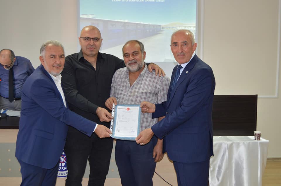 1.Etap Oto Servisleri Sanayi Sitemizin birinci grup üyelerimizin tapularını teslim ettik. 