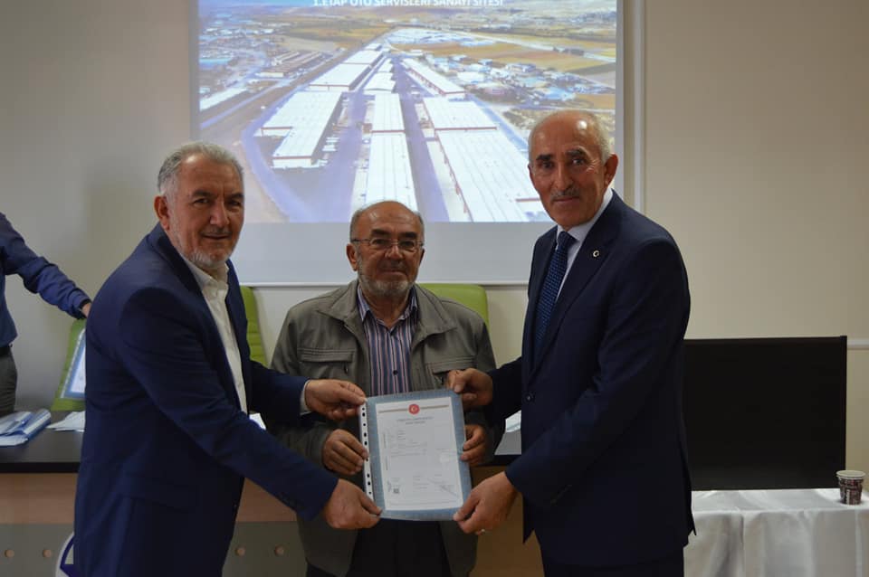 1.Etap Oto Servisleri Sanayi Sitemizin birinci grup üyelerimizin tapularını teslim ettik. 