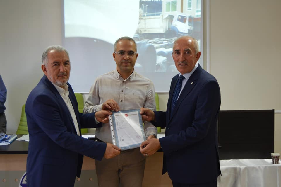 1.Etap Oto Servisleri Sanayi Sitemizin birinci grup üyelerimizin tapularını teslim ettik. 