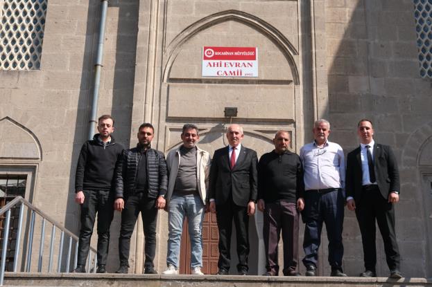 Ahirete intikal eden esnaf sanatkarlarımız ve yakınları için Yasin-i Şerif okuttuk Helva dağıttık 