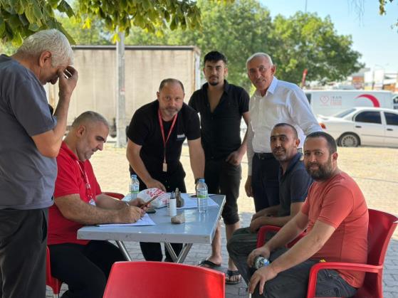 Yeşilyurt Oto Sanayi Sitesi’nde sona yaklaşıldı. Başkanımız Şeyhi Odakır Yeşilyurt Oto Sanayi Sitesi’nde devam eden çalışmaları yerinde inceledi