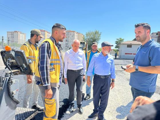 Esnaf sanatkar dostu Kocasinan Belediye Başkanımız Sayın Ahmet Çolakbayrakdar, Cuma namazı öncesinde sanayi esnafımızı ziyaret ederek hayırlı işler temennisinde bulundu.