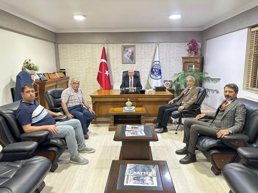 Afyonkarahisar Esnaf ve Sanatkarlar Odaları Birliği Başkanı Cengiz Üstün ve beraberindeki heyet, Oda başkanımız Şeyhi Odakır'ı ziyaret etti. 