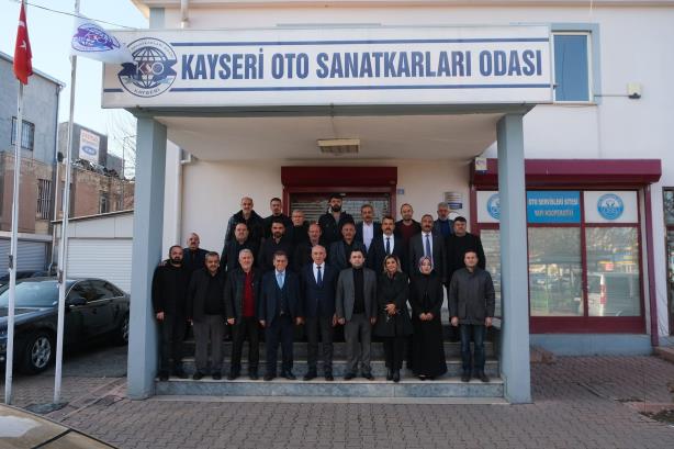 MHP Kocasinan İlçe Başkanı Behsat Önder ve ilçe yönetim kurulu üyeleri, Odamız Başkanı Şeyhi Odakır'ı ziyaret etti. 