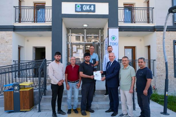 4. Etap TOKİ konutlarının anahtar teslimlerine başlandı