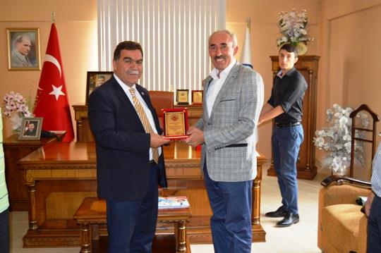 Mustafa ALAN'dan Odamıza Plaket...